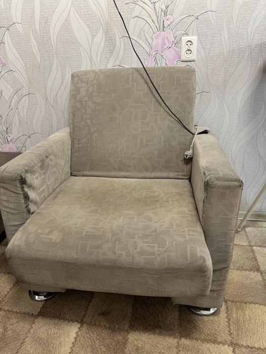 Диван и два кресла