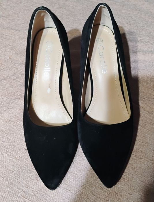 Vând pantofi dama eleganti