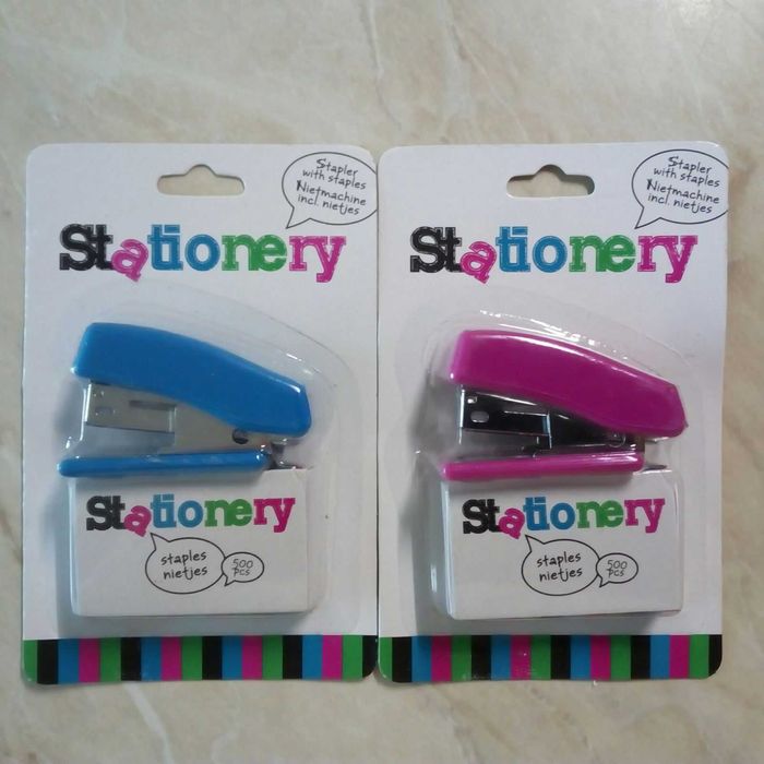 Акварелни скицници,бои,платна,моливи,гуми,телбот-кутийка консумативи.