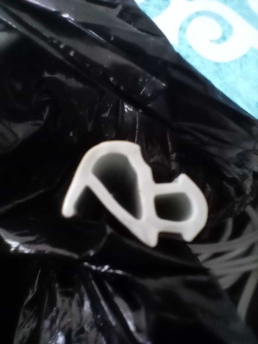 Уплотнитель пластиковых окон 10 м, белый