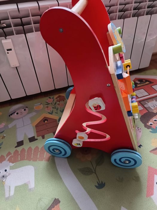 Активираща дървена проходилка/ дървен Уокър Viga - Червена