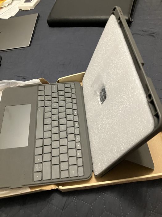 Husă Ipad Pro sau Air de 13 sau 12,9 inch, model Chesona, wireless, Sigilată