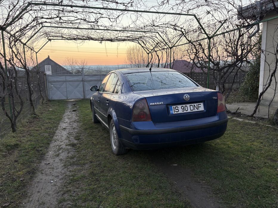 Vând Volkswagen Passat B5.5