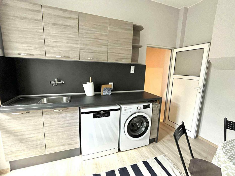 Дава се под наем Тристаен апартамент в София, Лозенец - 78 кв.м за 780 € - Снимка #10