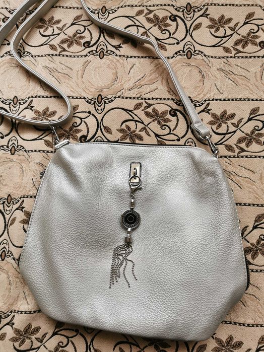 Нова дамска чанта