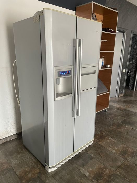 Frigider Side by side HAIER
