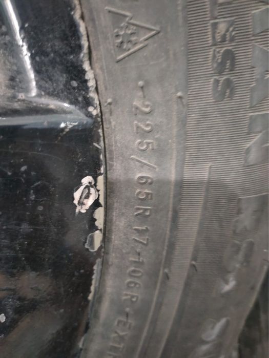 Продам зимние шины с дисками R17