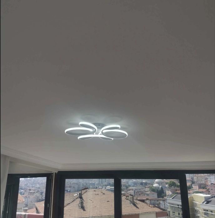 Луксозен лед / LED полилей с дистанционно