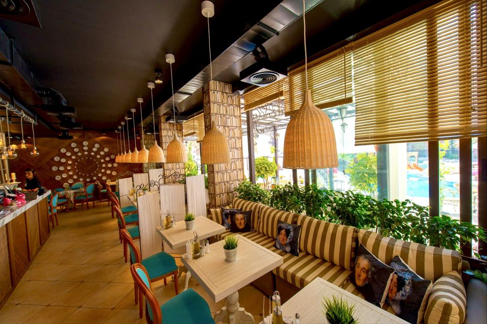 Продава се Заведение в Свети Влас - 142 кв.м за 1691 €/кв.м - Снимка #2