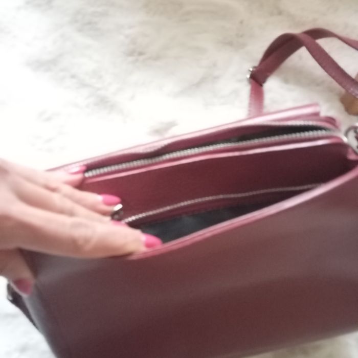 Дамска чанта в бордо