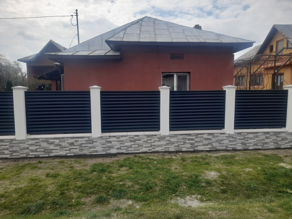 Construim garduri și porți stil jaluzea șipcă metalică tablă cutata