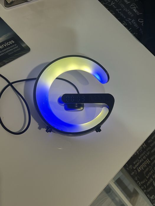 Incarcator wireless, boxa bluetooth fara duportul de se aseaza pe masa