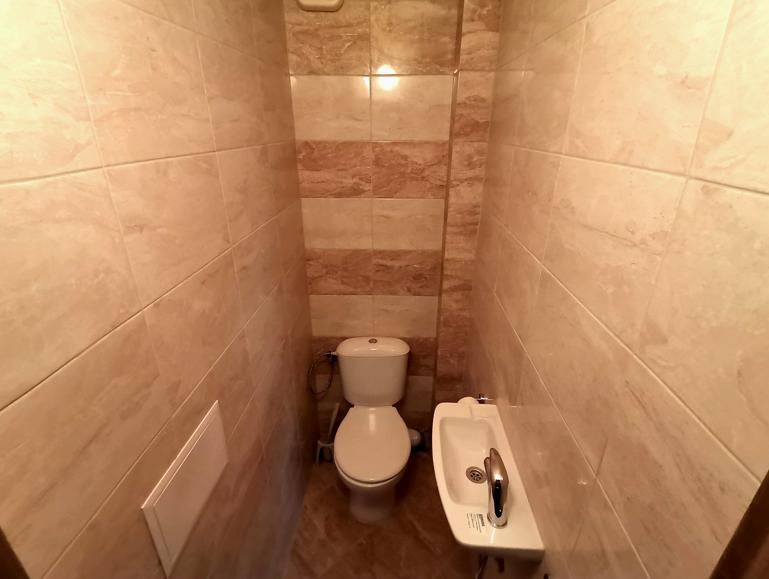 Дава се под наем Тристаен апартамент в Бургас, Център - 80 кв.м за 331.5 € - Снимка #7