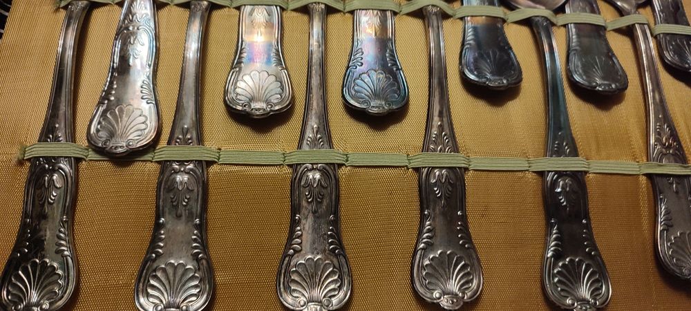 Старинни дълбоко посребрени прибори за хранене