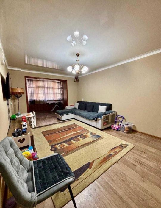 Массив Ялангач 3/2/4 кирпич 70м2 эко базар