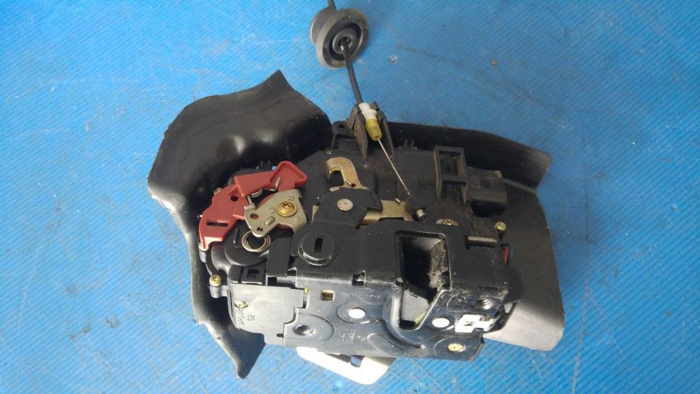 broasca iala usa stanga spate audi a4 b6 8e0839349