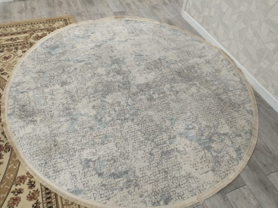 Продам ковер шелковый