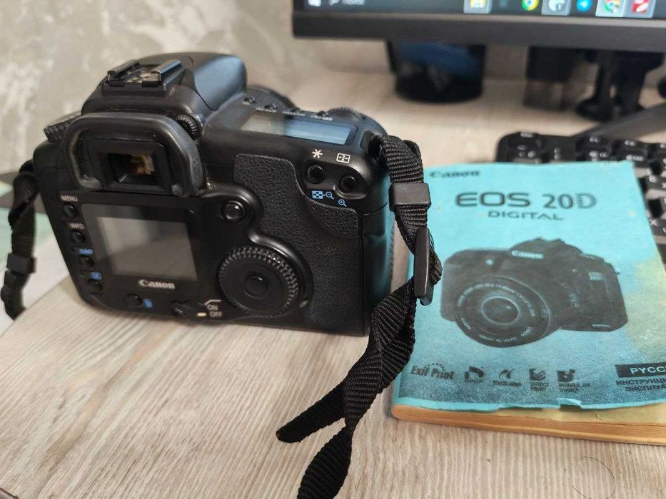 Продам фотоаппарат Canon 20D профессиональный