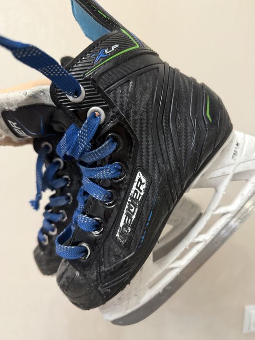 Хоккейные коньки bauer