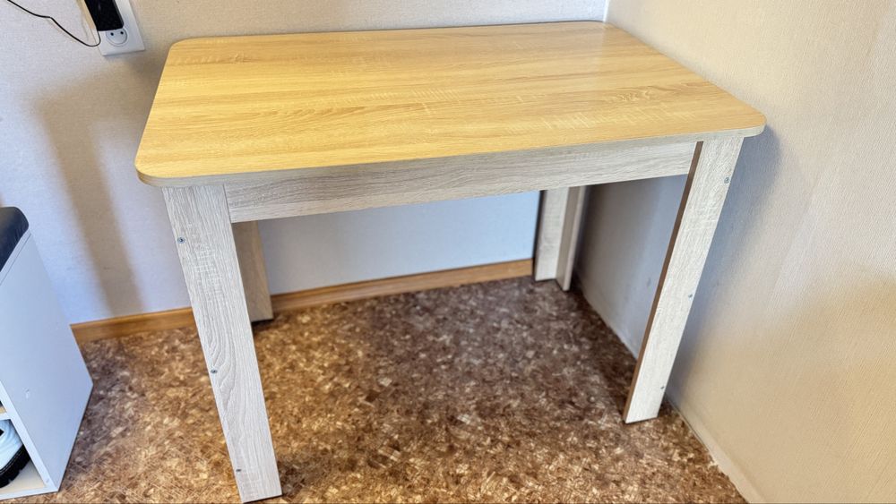 Стол кухонный 100*65 см