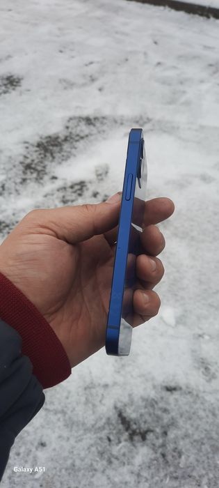 Iphone 12 в идеальным состоянии