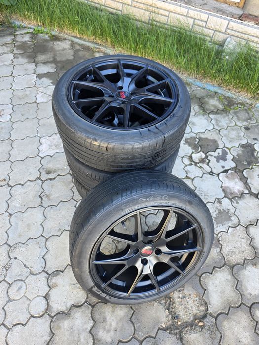 Диски с резиной 215/45 R17.
