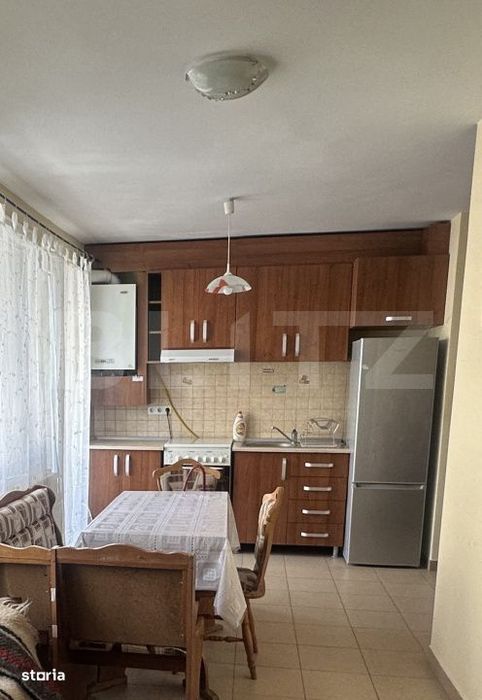 Apartament cu 3 camere, decomandat, 60 mp, zona Centrala