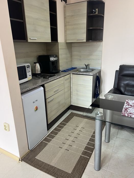 Продавам студио слънчев бряг (първа линия)