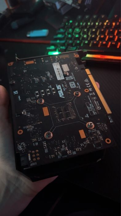 Rtx 1650 4gb in stare foarte buna a fost folostia o saptamana