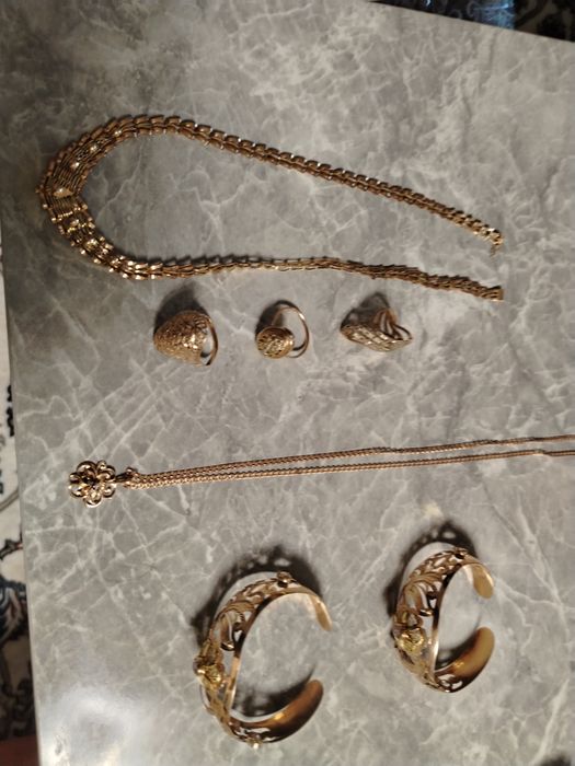 Продаётця золото проба 585