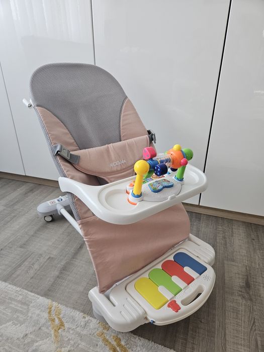 Balansoar bebeluși NiceKids, roz, pliabil, cu pian și jucării