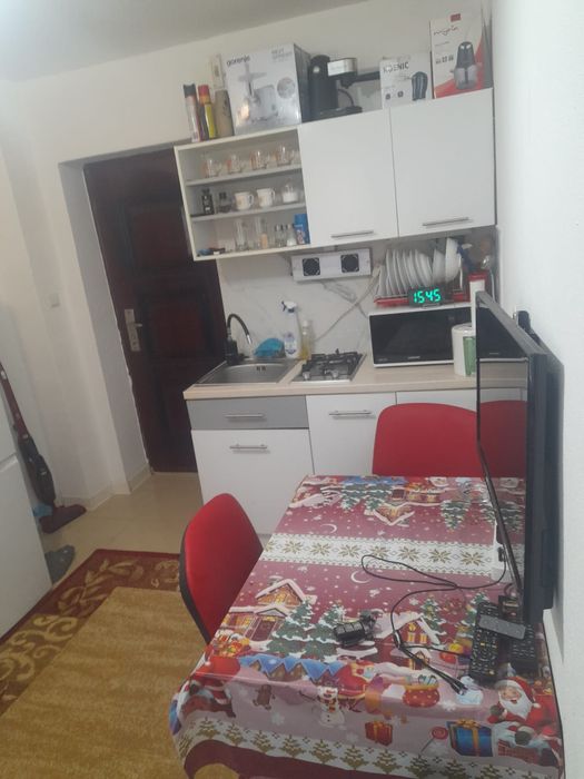 Cameră de cămin în Hunedoara 15 mp dotata cu tot ce se vede 10 mi euro