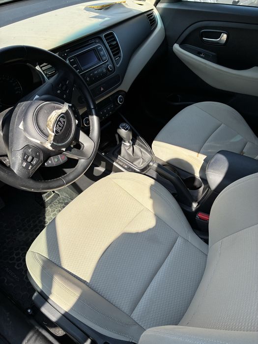 Kia carens на части