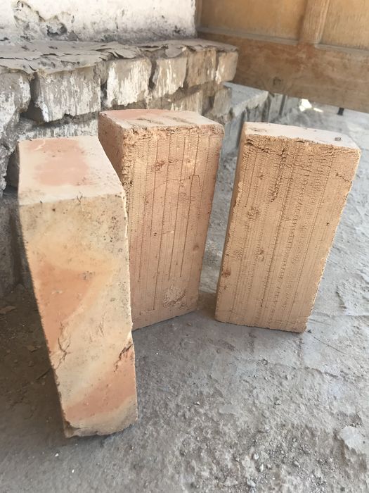 Красный кирпич жженый