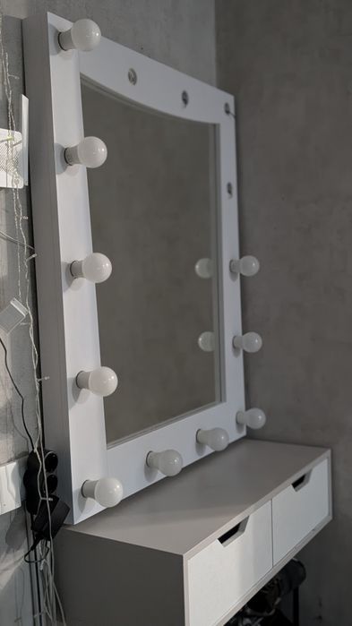 Зеркало с подсветкой