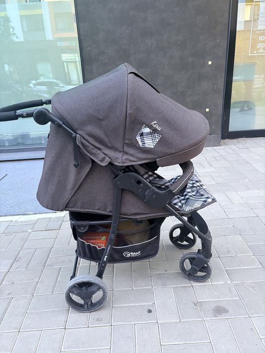 Продам прогулочная коляска срочнооо)