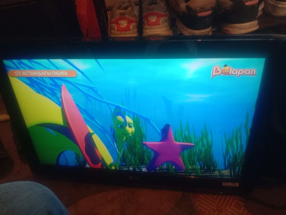 LG 32Lh2000
Істеп тұр 
20мың
Артында ілетіні пульты бәрі бар