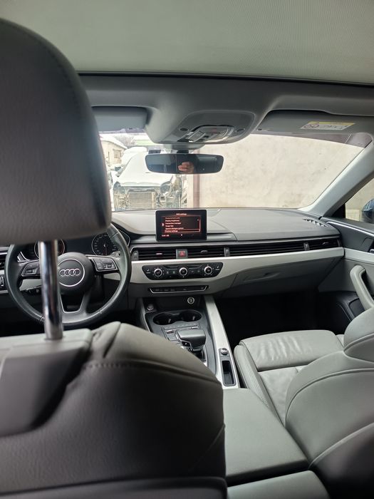 Audi A5 Ultra S-tronic usor avariata(partea stanga)