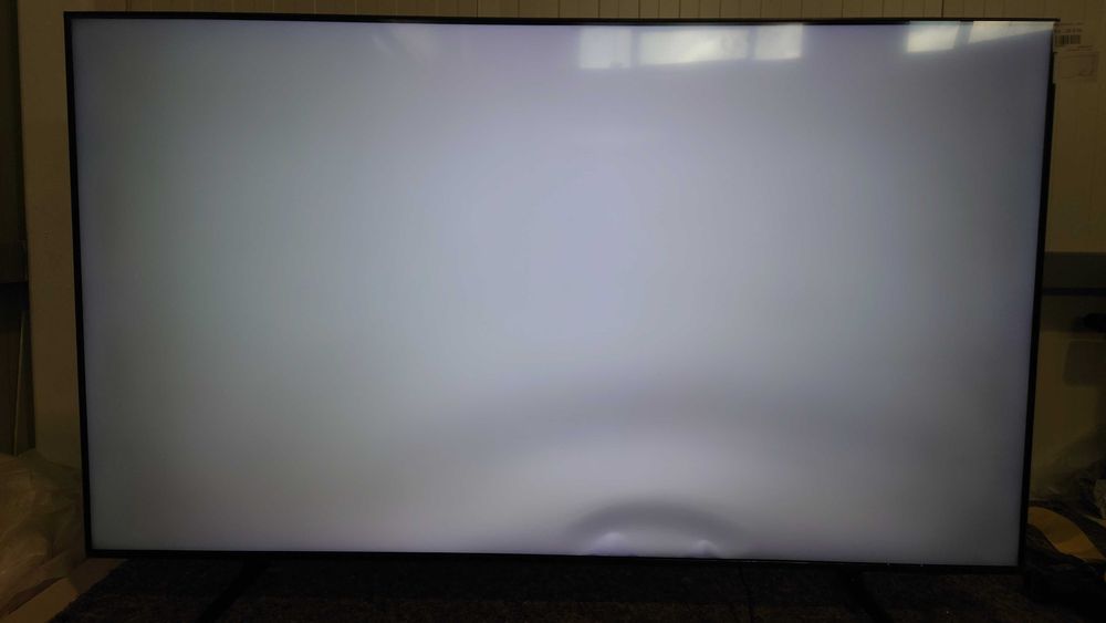 Smart TV Samsung QLED 65Q7F 165 cm 4K Ultra HD HDR1500 Design Premium Metal One Connect Box Telecomanda Metalica Garantie (Mic Defect Estetic)