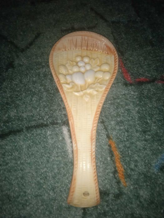 Разные кухонные принадлежности в хорошем состоянии