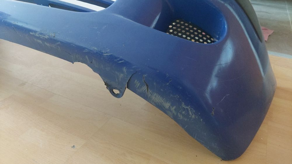 Bara fata matiz albastra