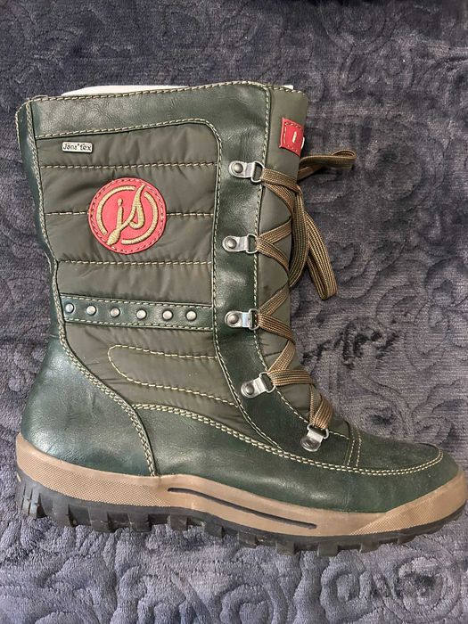 De vanzare cizme inblanite Jana shoes cu fermoar si siret.