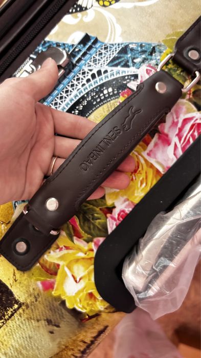 Чемодан 18.000 большая