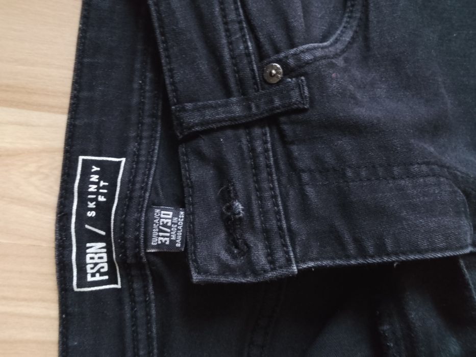 Blugi negri elastici