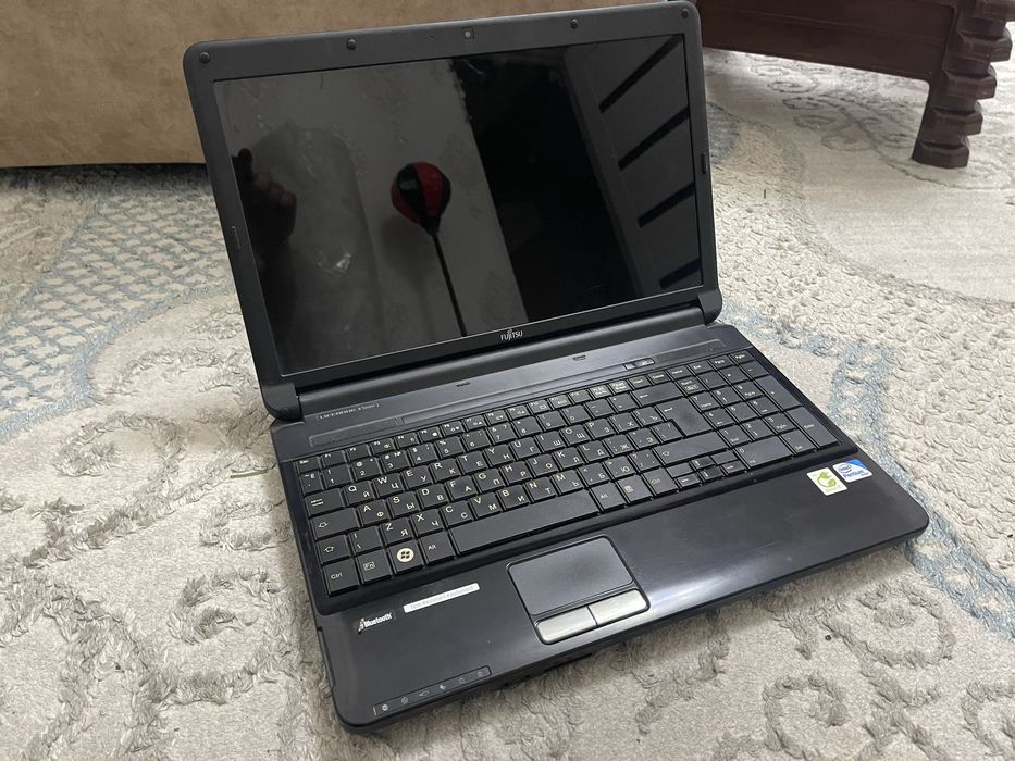 Продам ноутбук Fujitsu Lifebook AH530
