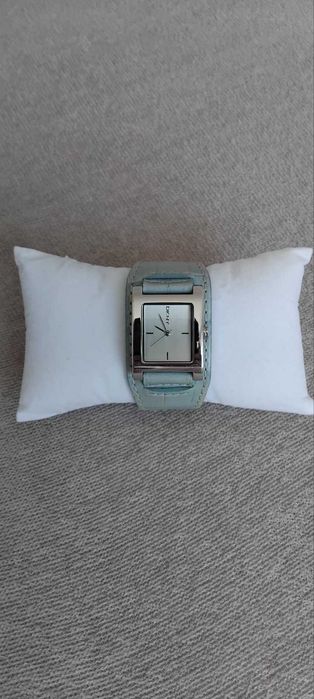 Дамски часовник DKNY (Donna Karan New York) – перфектно състояние, нова батерия