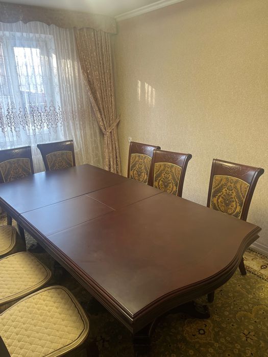 Продается бордовый стол Чистое дерево