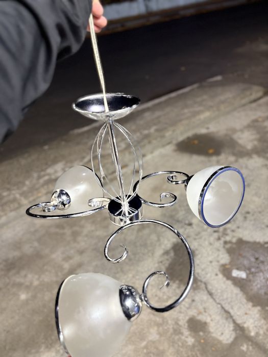 Продаю люстру в отличном состоянии!!!