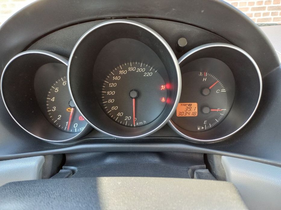 Mazda 3 продается в хорошем состоянии