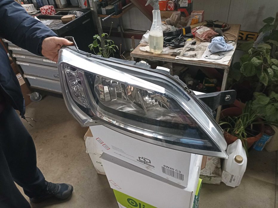 Фар десен Ситроен Джъмпер 2014+